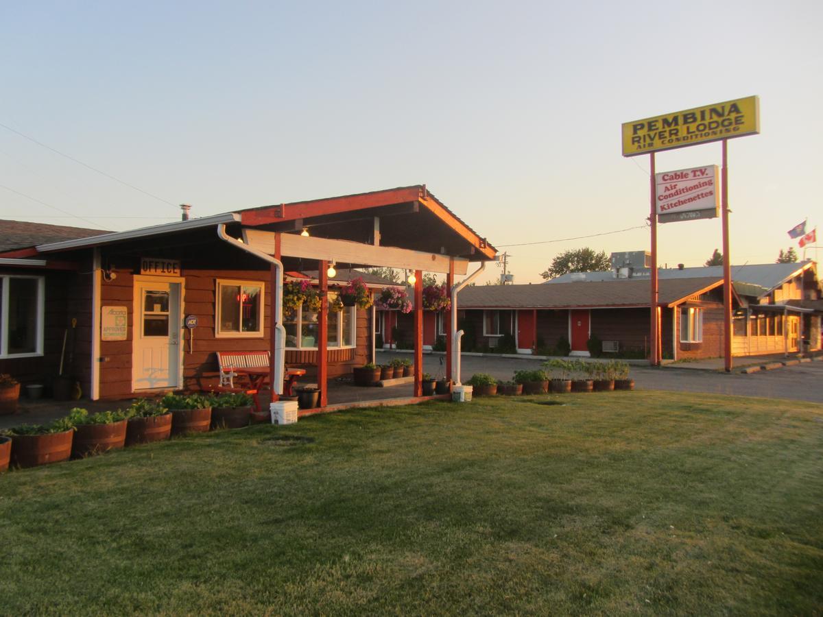 Pembina River Inn Entwistle Esterno foto
